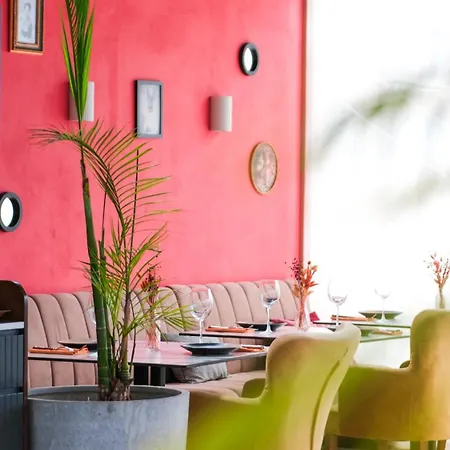 Spektr Boutique Hotell 3*